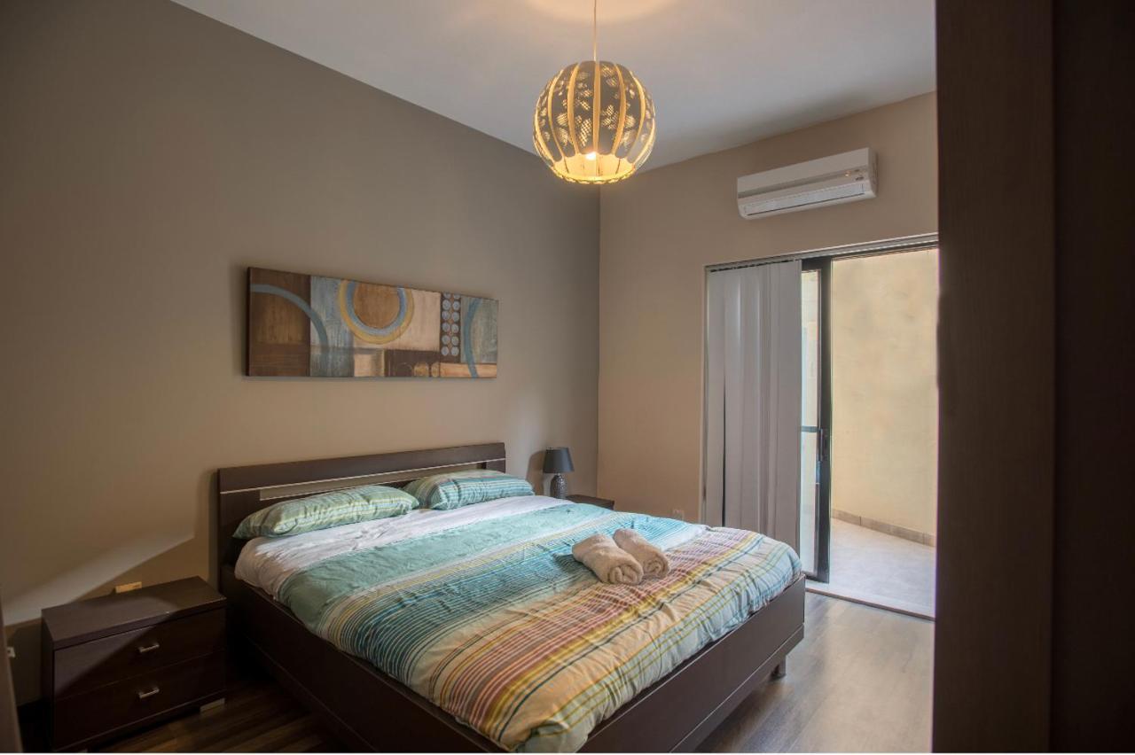Bugibba Square Seaview 3 Bedroom Apartment San Pawl il-Baħar Kültér fotó